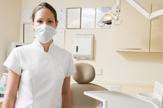 dentist-with-mask