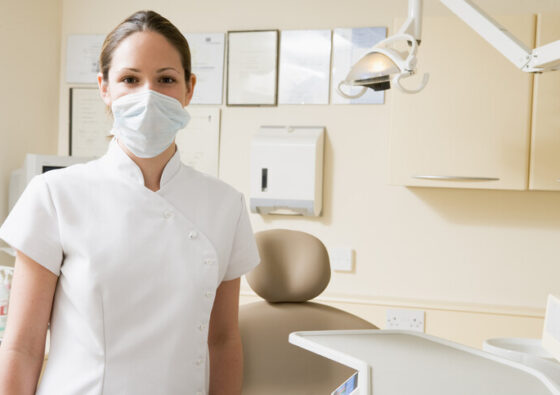 dentist-with-mask